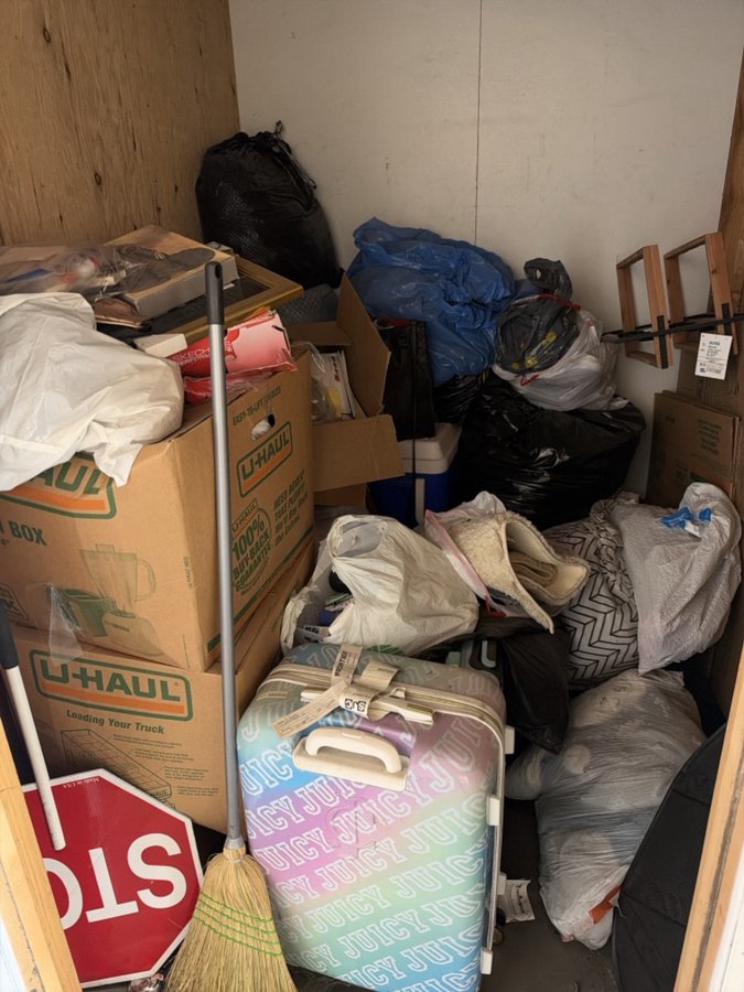 5 x 6 storage unit in Newark, CA