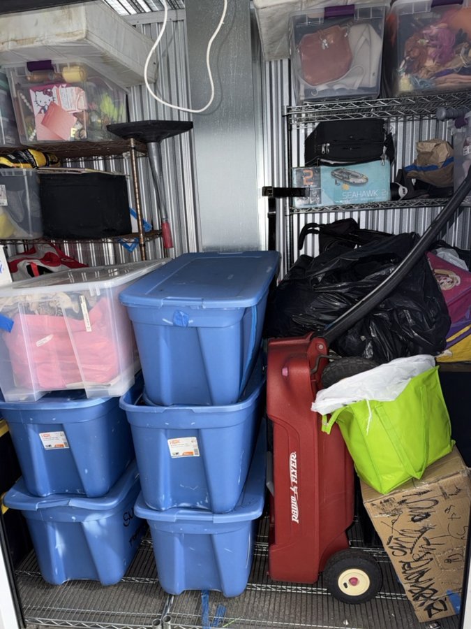 10 x 5 storage unit in Hayward, CA