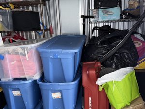 10 x 5 storage unit in Hayward, CA