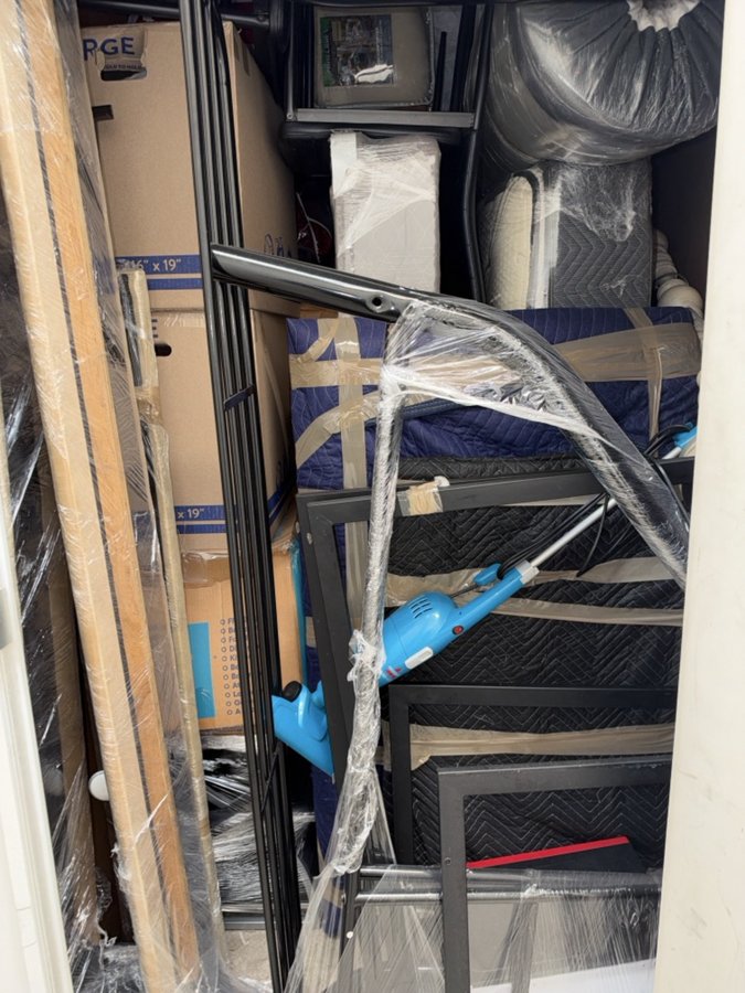 5 x 10 storage unit in Union City, CA