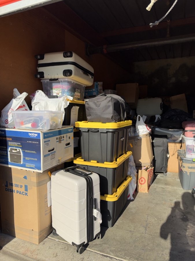 10 x 20 storage unit in Newark, CA