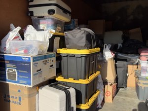 10 x 20 storage unit in Newark, CA