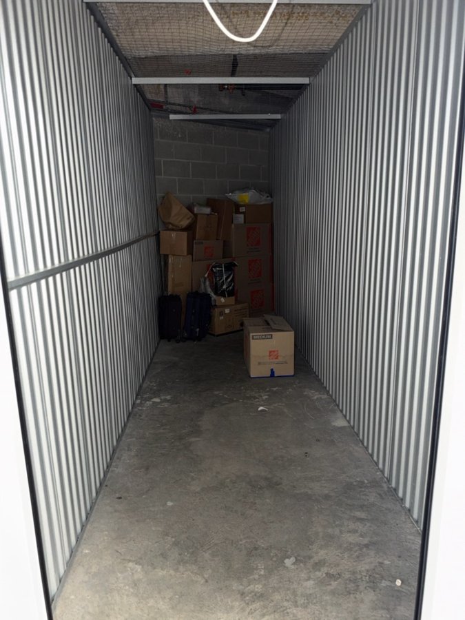 5 x 17 storage unit in Hayward, CA