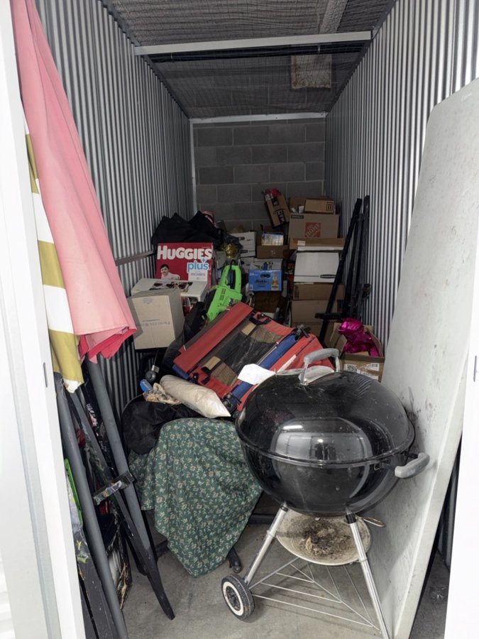 5 x 15 storage unit in Hayward, CA