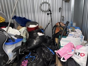 5 x 10 storage unit in Hayward, CA