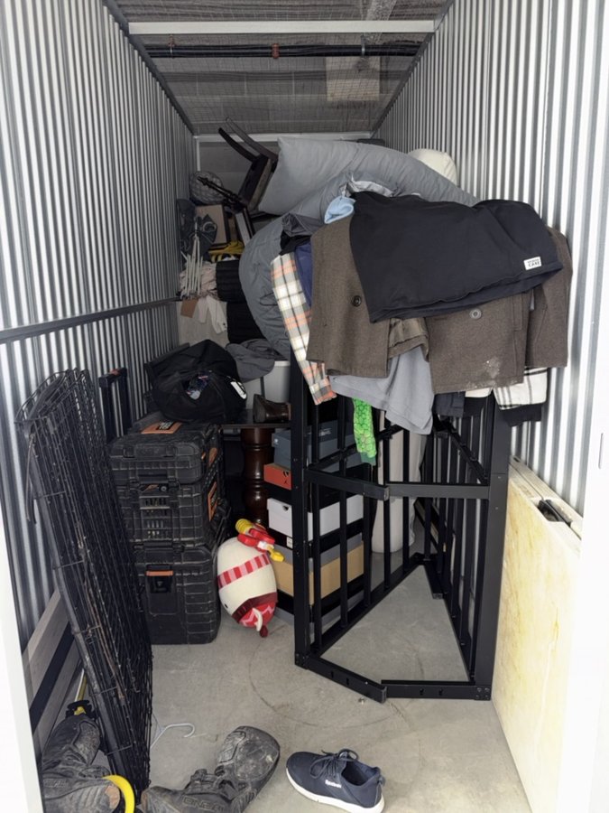 5 x 15 storage unit in Hayward, CA
