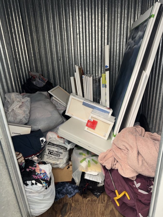 5 x 5 storage unit in Hayward, CA