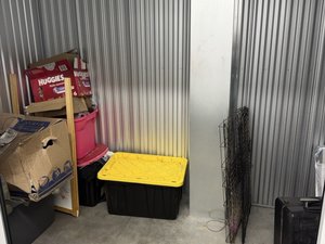 10 x 5 storage unit in Hayward, CA