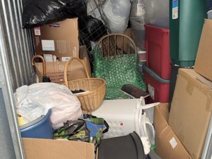 5 x 10 storage unit in Hayward, CA