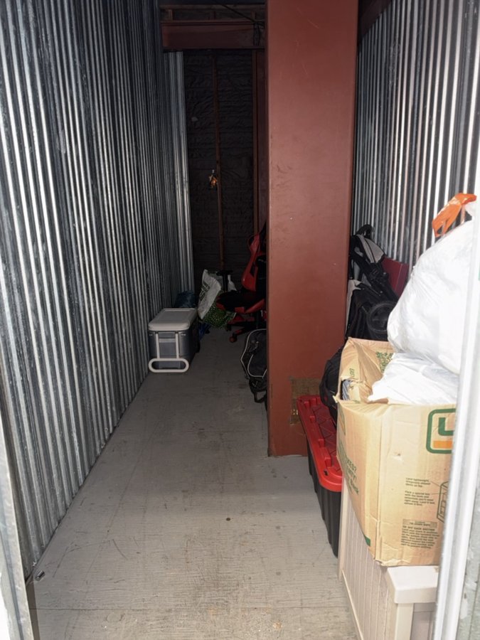 5 x 15 storage unit in Hayward, CA