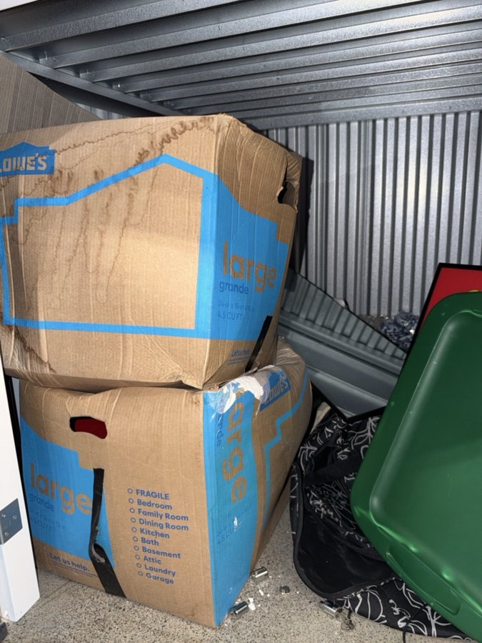 5 x 5 storage unit in Hayward, CA