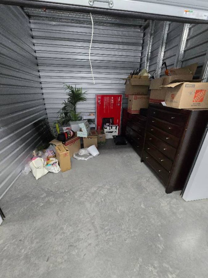 10 x 10 storage unit in Milpitas, CA