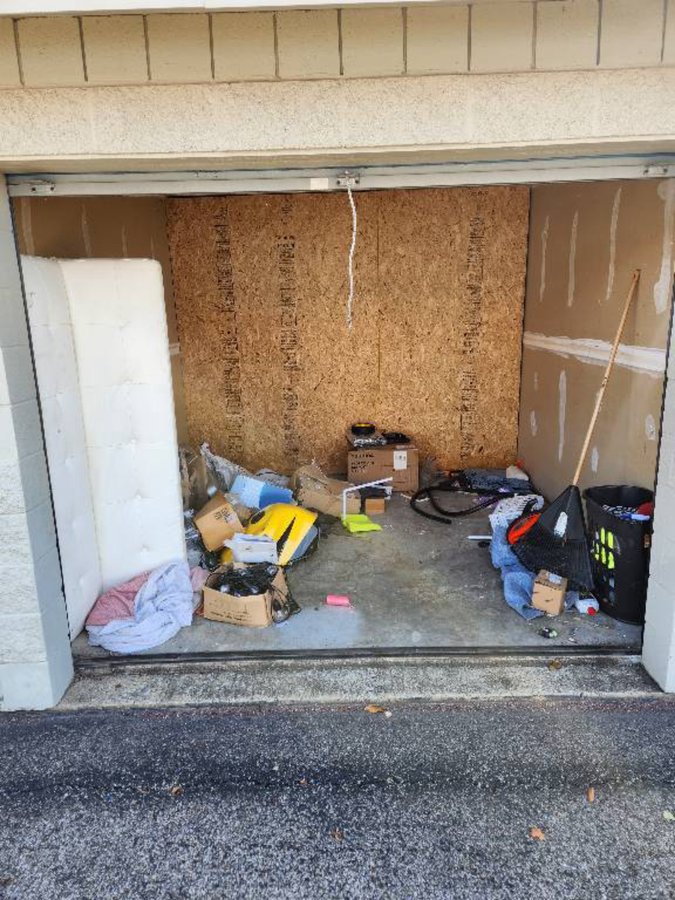10 x 10 storage unit in Jeffersonville, IN