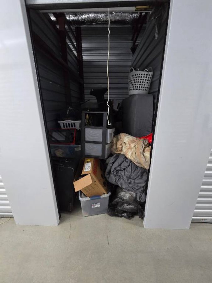 5 x 10 storage unit in Powder Springs, GA