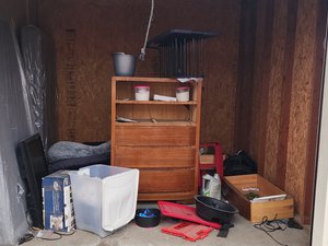 10 x 10 storage unit in Sacramento, CA