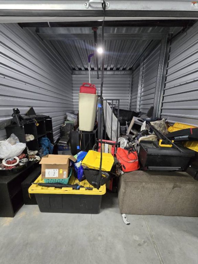 10 x 20 storage unit in Highland, CA