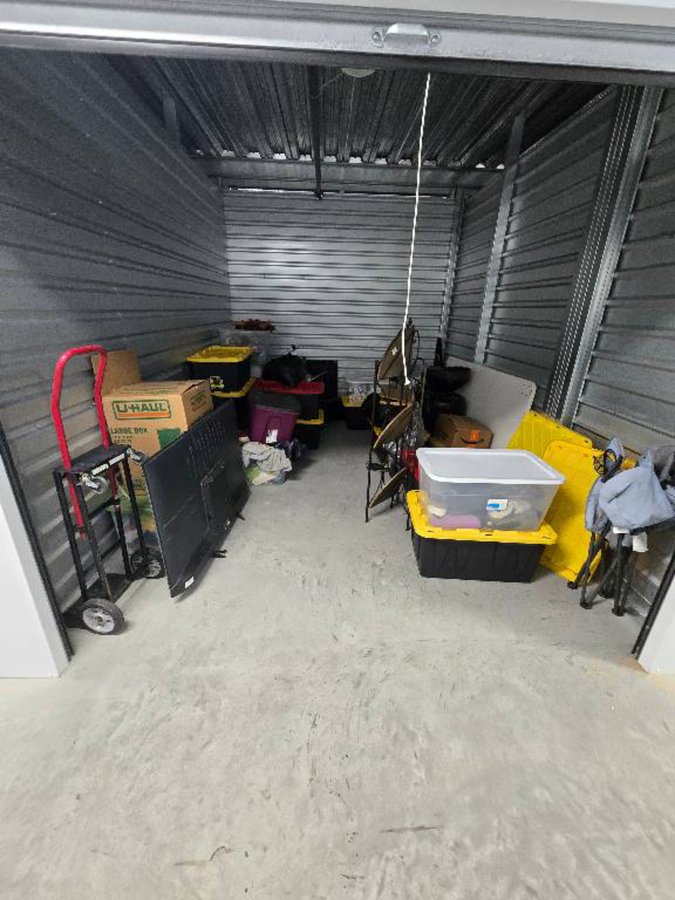 10 x 15 storage unit in Highland, CA