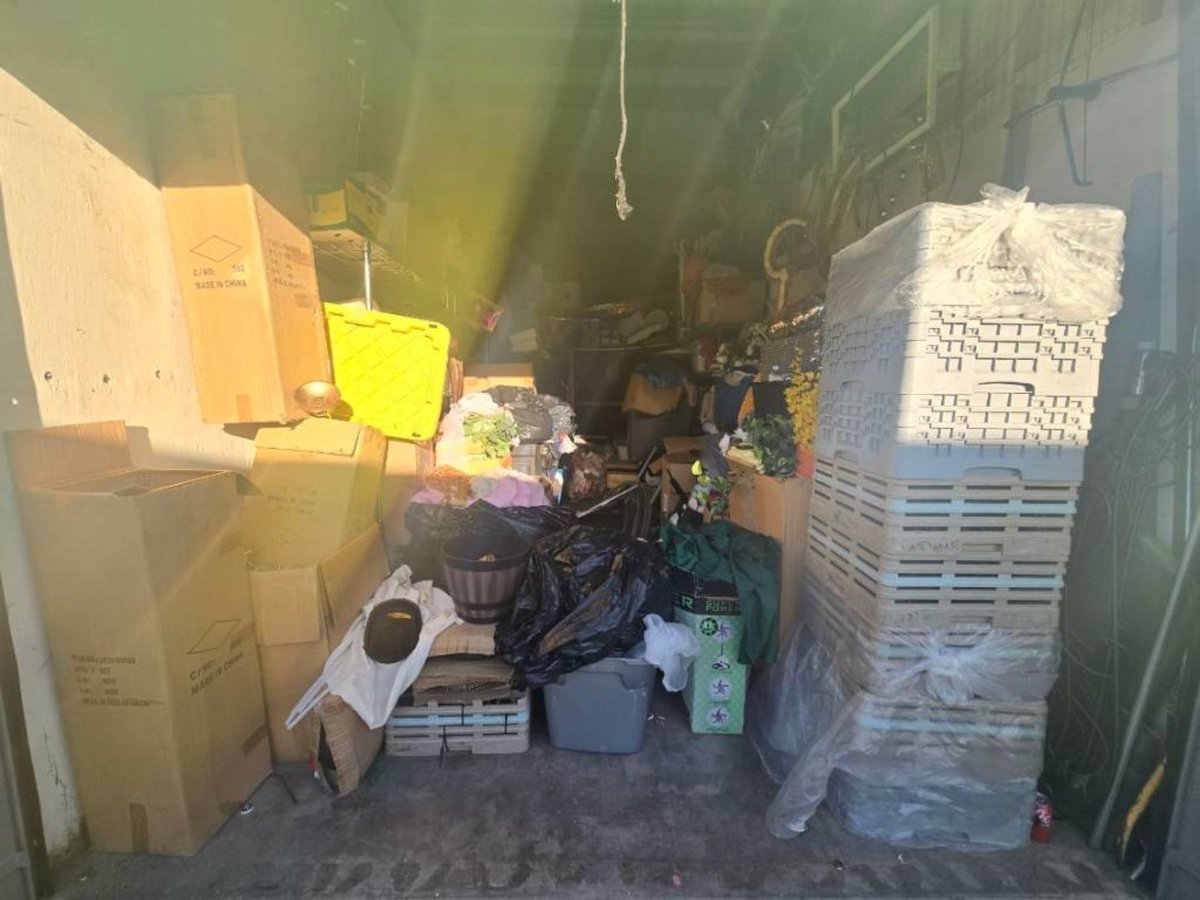10 x 24 storage unit in Santa Ana, CA