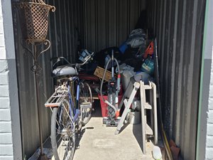 5 x 12 storage unit in Holiday, FL