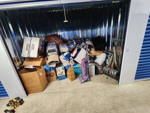 10 x 10 storage unit in Jeffersonville, IN