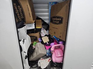 5 x 5 storage unit in Azusa, CA