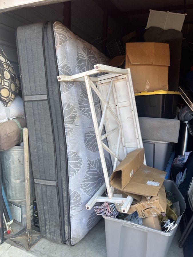10 x 20 storage unit in Sacramento, CA