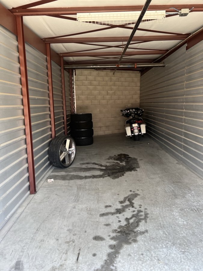 10 x 30 storage unit in Sacramento, CA