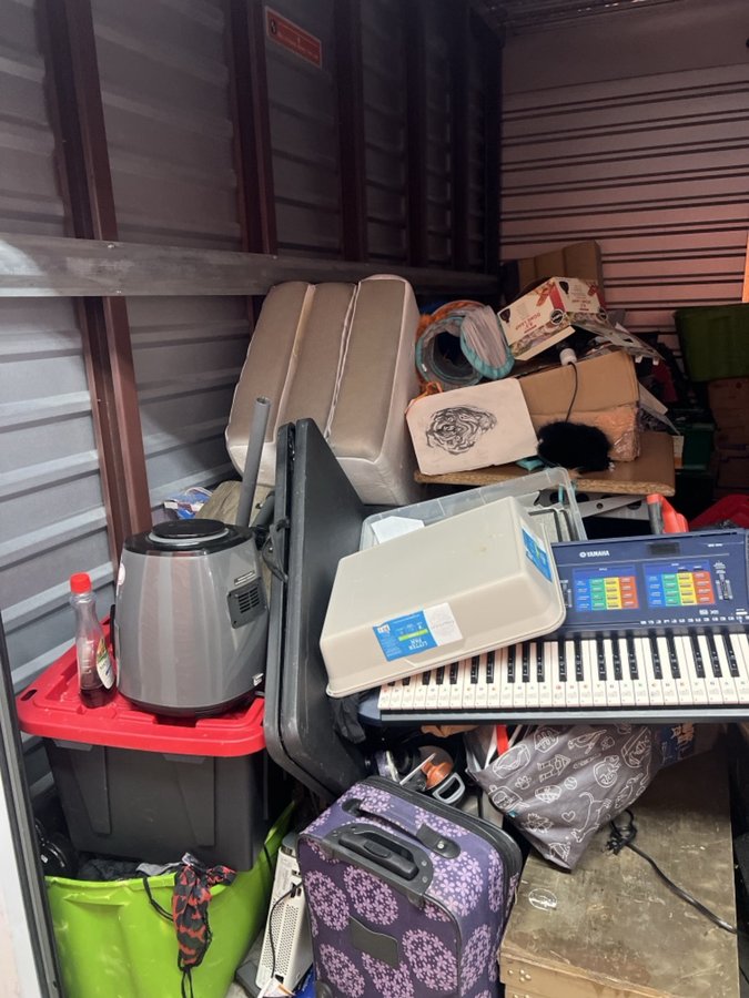 10 x 15 storage unit in Sacramento, CA