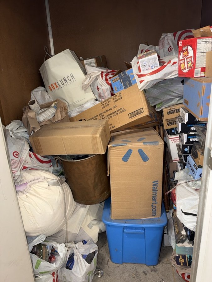 5 x 5 storage unit in Stockton, CA