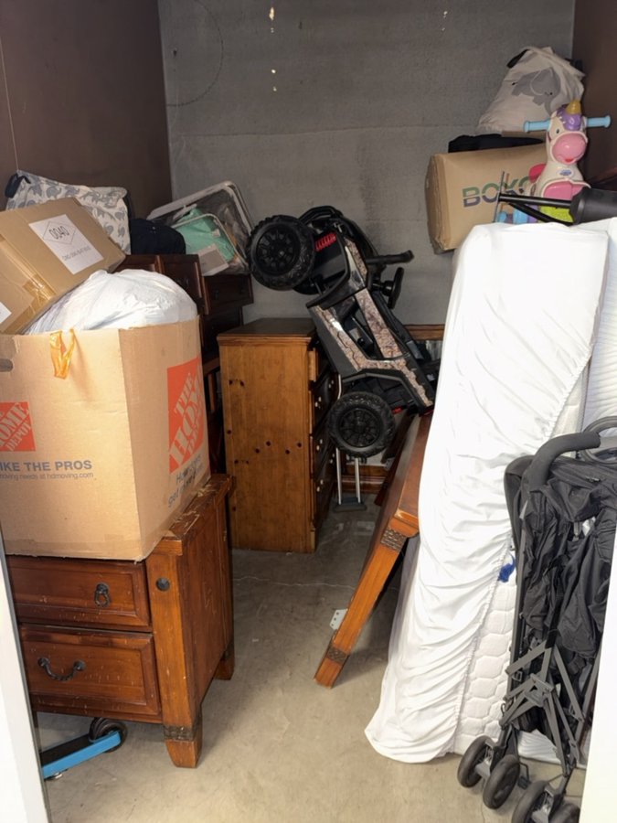 7 x 10 storage unit in Stockton, CA