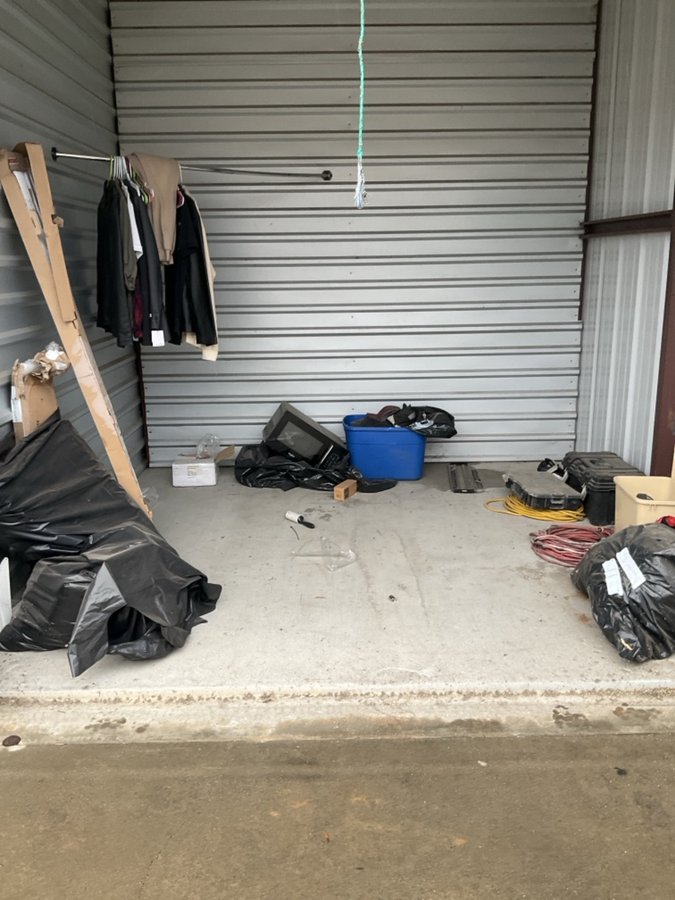 10 x 10 storage unit in Stockton, CA