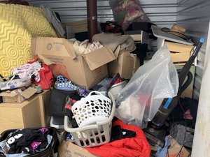 10 x 10 storage unit in Stockton, CA