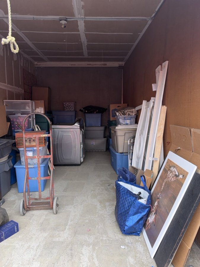 10 x 20 storage unit in Stockton, CA