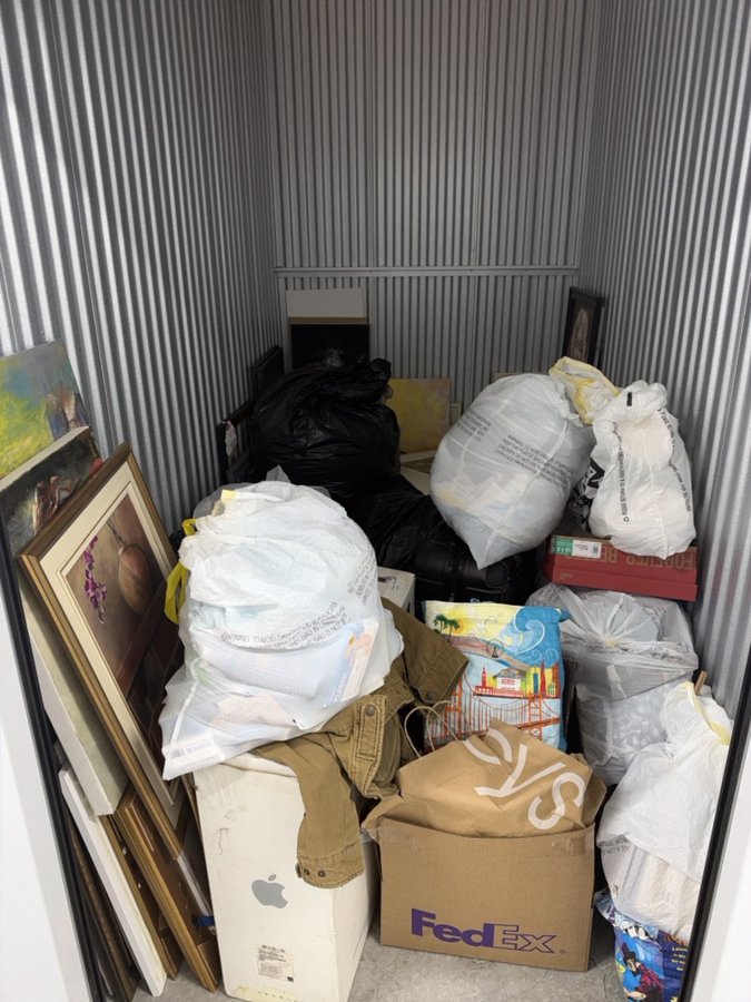 5 x 10 storage unit in Stockton, CA