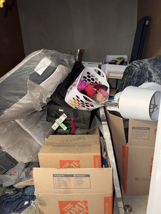 7 x 10 storage unit in Stockton, CA
