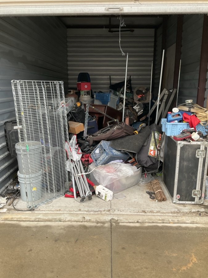 10 x 20 storage unit in Stockton, CA