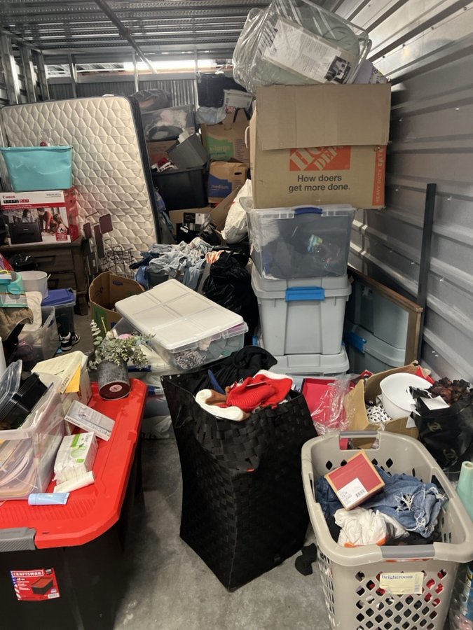 10 x 20 storage unit in Elk Grove, CA