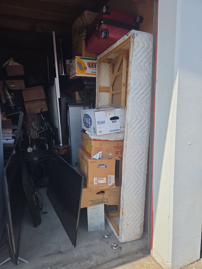10 x 15 storage unit in Sacramento, CA