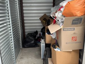 5 x 10 storage unit in Stockton, CA
