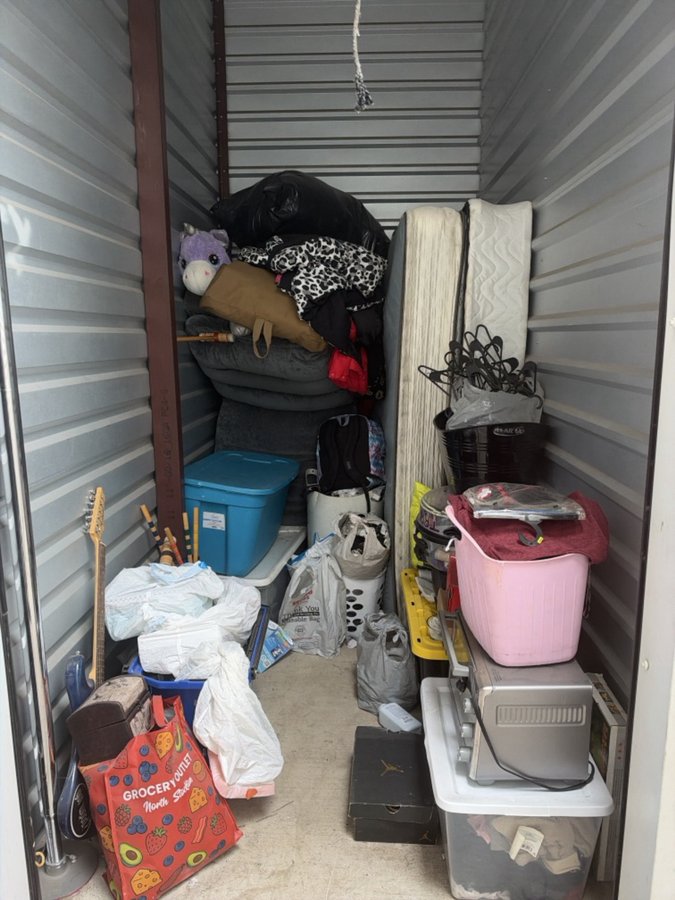 5 x 10 storage unit in Stockton, CA