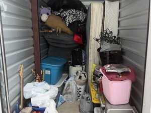 5 x 10 storage unit in Stockton, CA