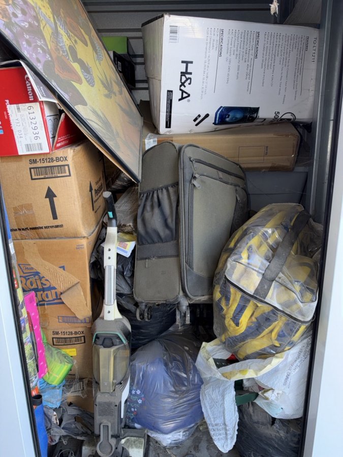 5 x 5 storage unit in Stockton, CA