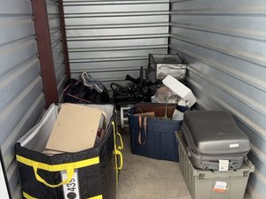 5 x 10 storage unit in Stockton, CA
