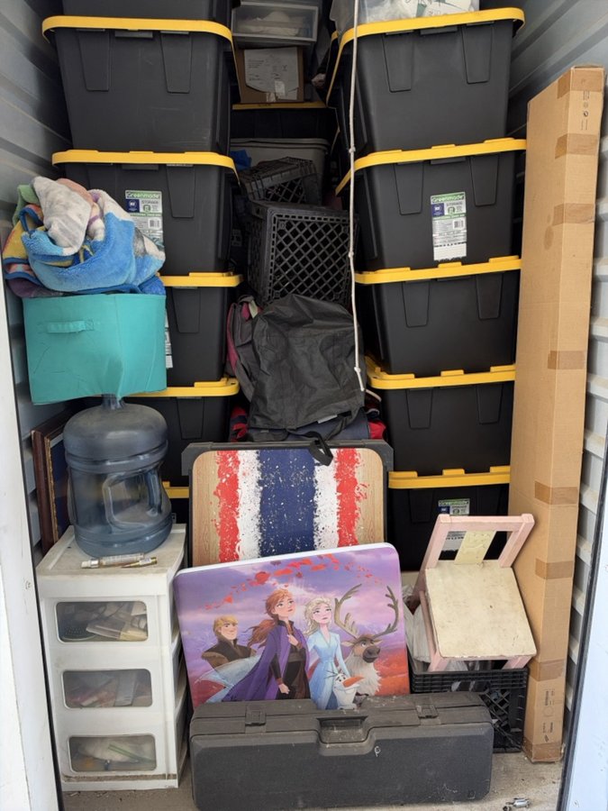 5 x 10 storage unit in Stockton, CA