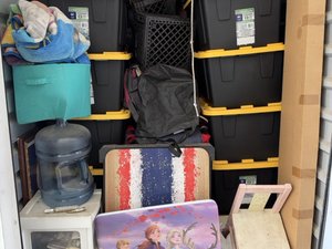 5 x 10 storage unit in Stockton, CA