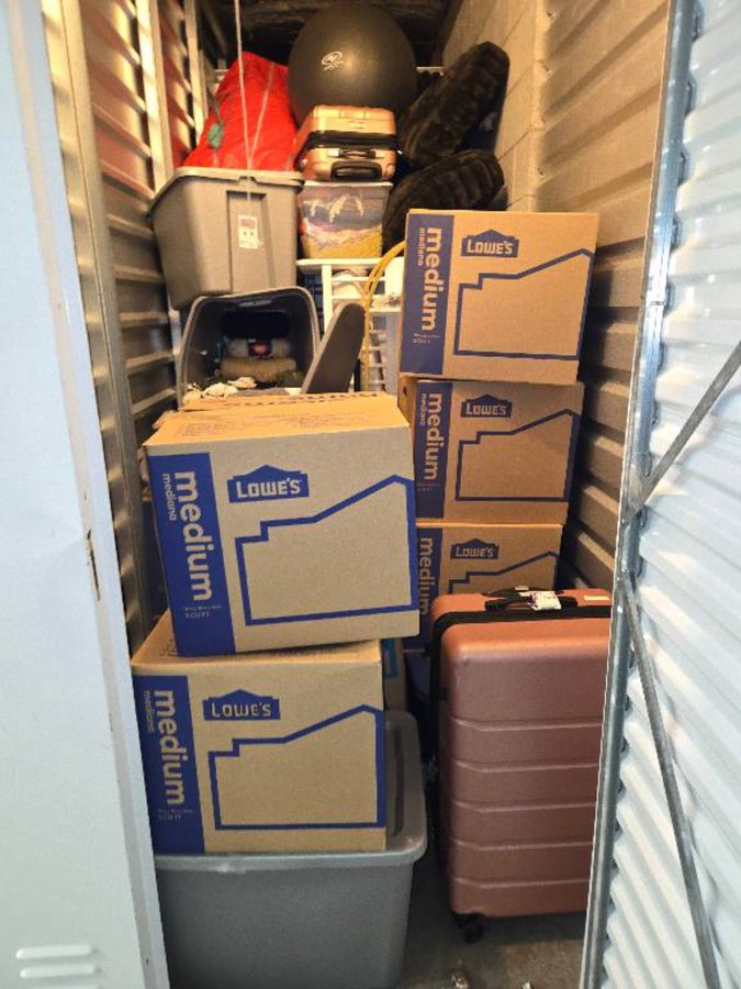 5 x 12 storage unit in Richmond, VA