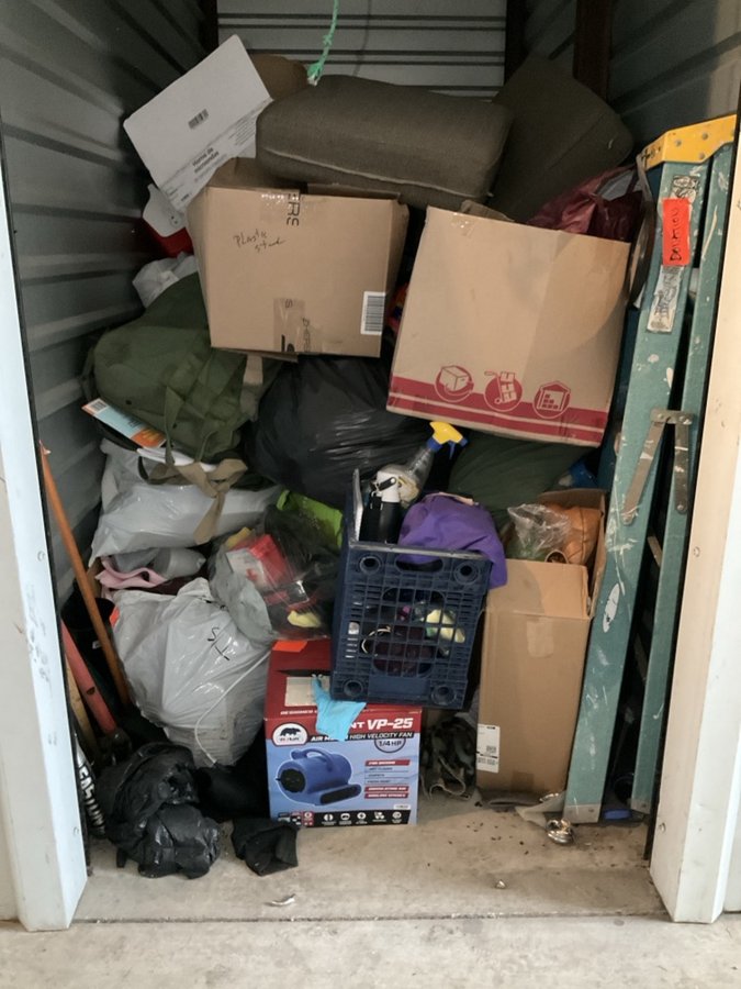 5 x 10 storage unit in Stockton, CA