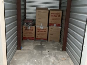 5 x 10 storage unit in Stockton, CA