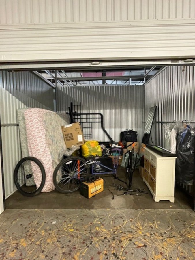 10 x 10 storage unit in St Kansas City, MO