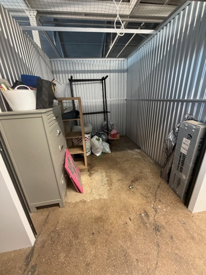 10 x 10 storage unit in West Allis, WI
